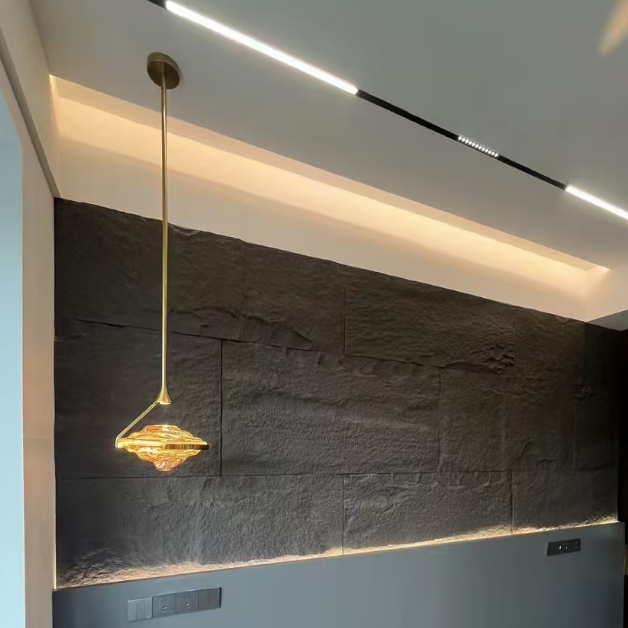 Sculptural Glass Pendant Light Glowryte