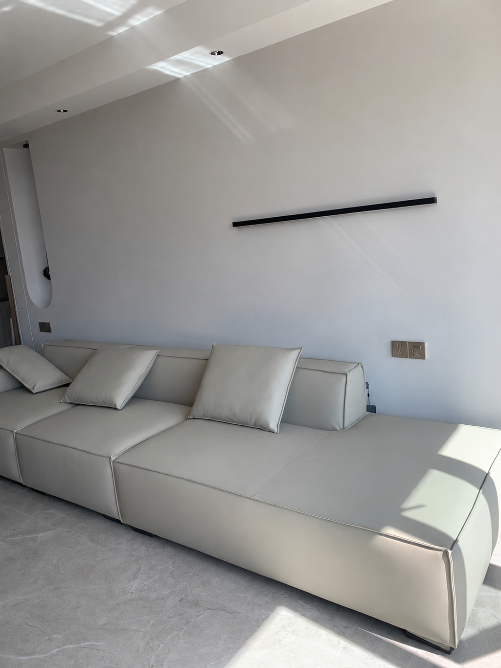 Slim Linear LED Wall Sconce Glowryte