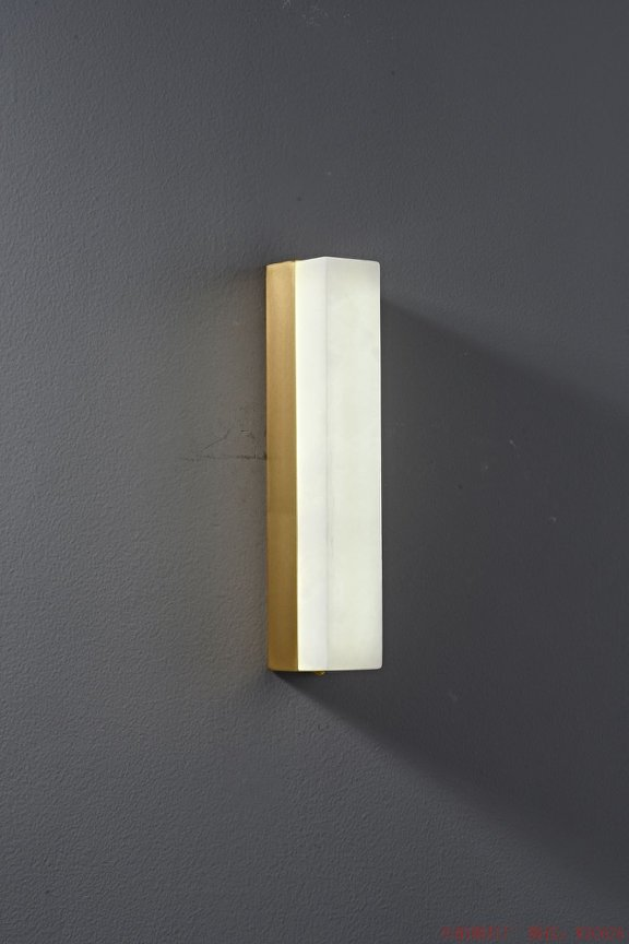 Luma Tall Sconce Glowryte