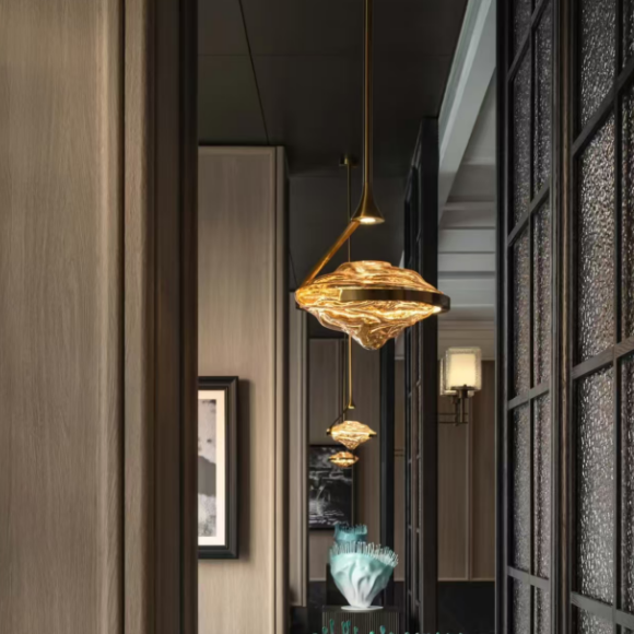 Sculptural Glass Pendant Light Glowryte