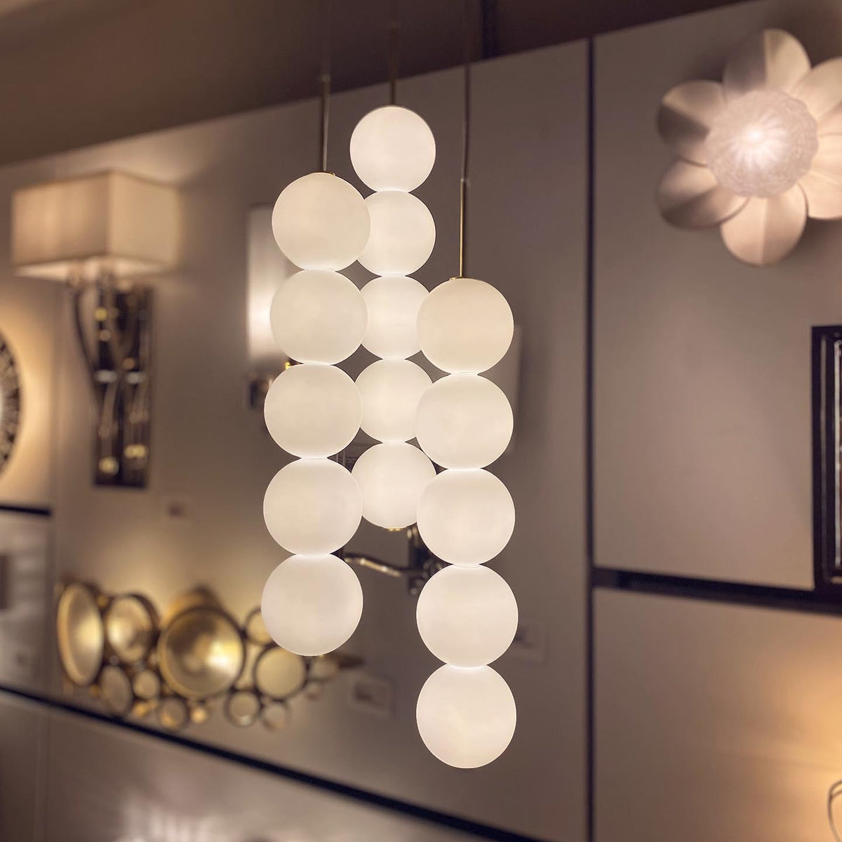 Elen Modern Pendant Light 5-Globes: L 20.8" × 3.9” (L 53 × W 10 cm) Black Glowryte