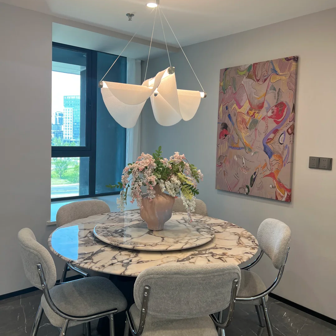 Modern Dining Room Centerpiece
