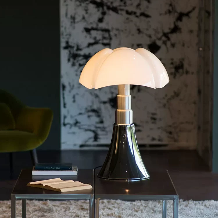 Bellina Scalloped Acrylic Table Lamp Glowryte
