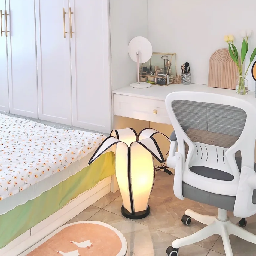 Calla Blooming Fabric Table Lamp Glowryte