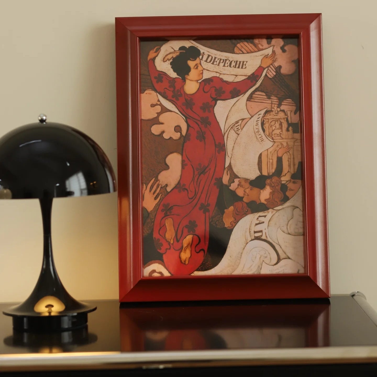 Panthella Mushroom Table Lamp Dia 6.3" × H 9.4" (Dia 16 × H 24 cm) Black THOMSON