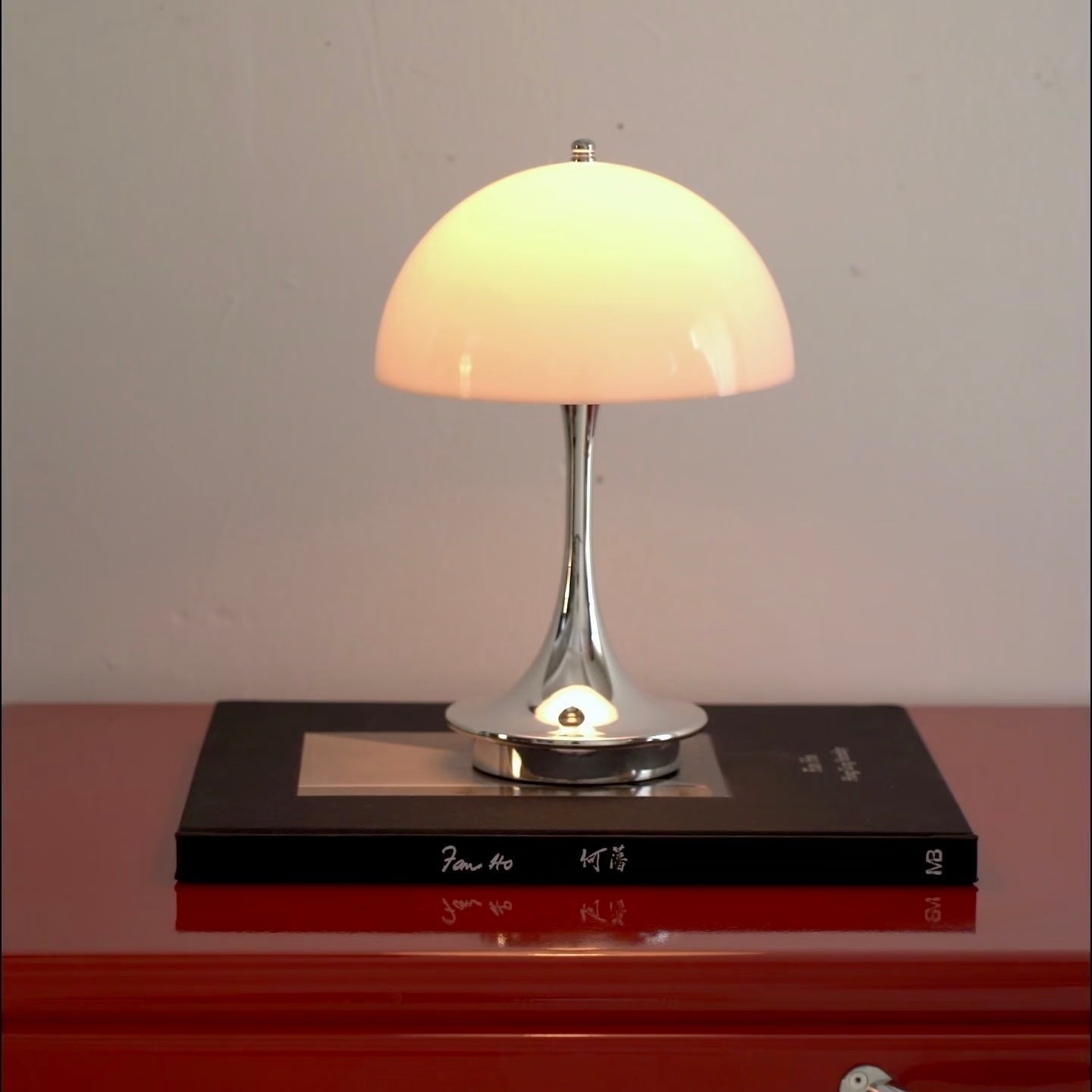Panthella Mushroom Table Lamp THOMSON