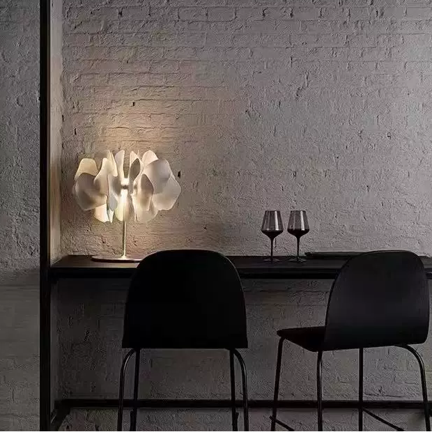 Dahlia Sculptural Ceramic Blossom Lamp Glowryte