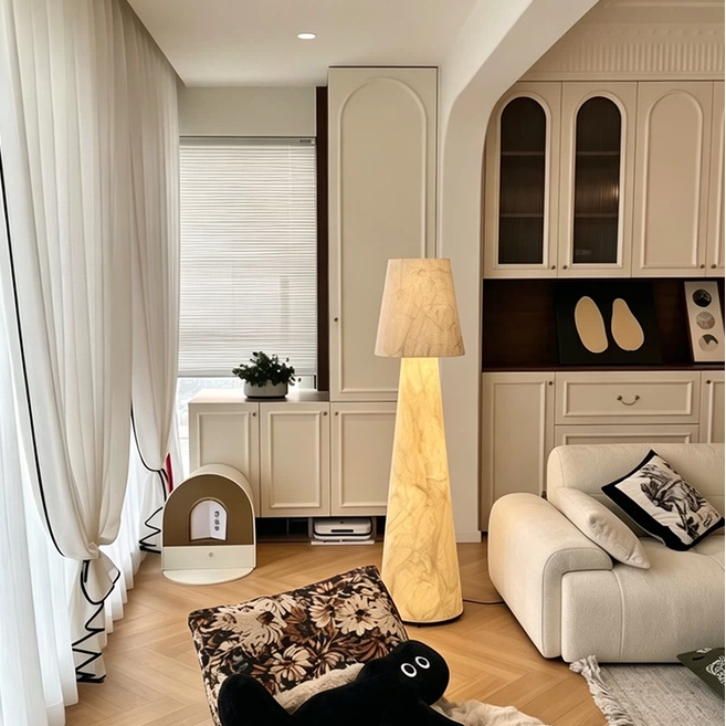 Kanso Tapered Silk Floor Lamp Glowryte