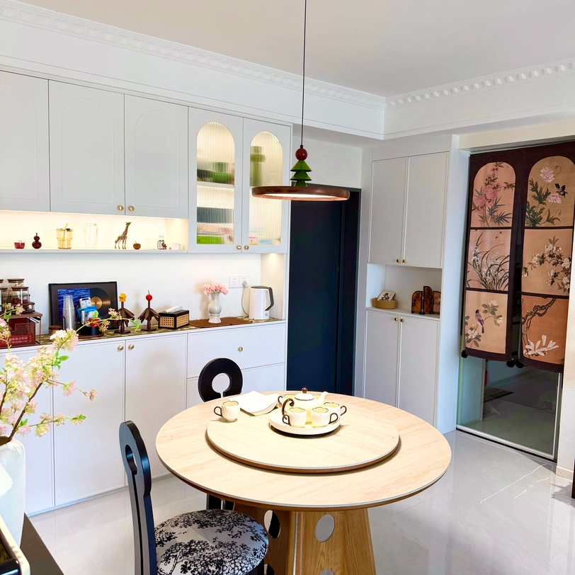 Noel Pine-Topped Disc Pendant Light Glowryte