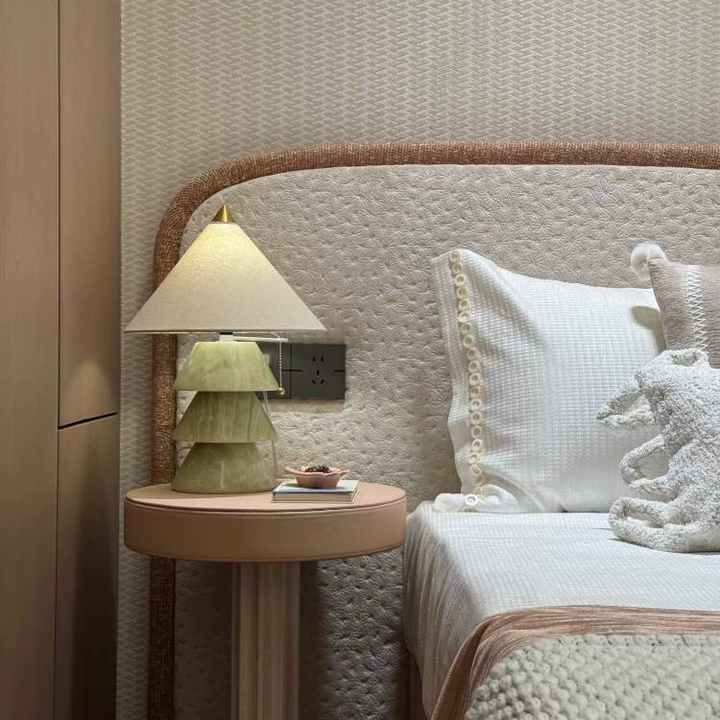 Serena Carved Jade-Style Tree Table Lamp Glowryte