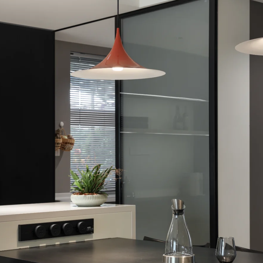 Soren Flared Metal Pendant Light Glowryte
