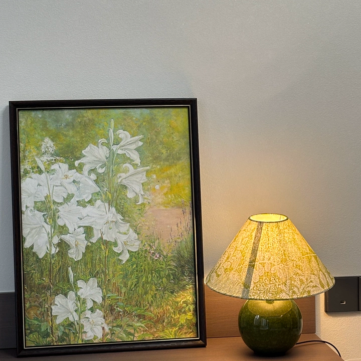 Sylva Botanical Ceramic Table Lamp Glowryte