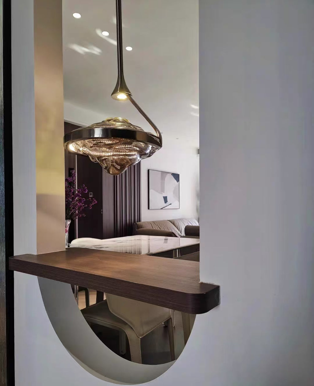 Sculptural Glass Pendant Light Glowryte