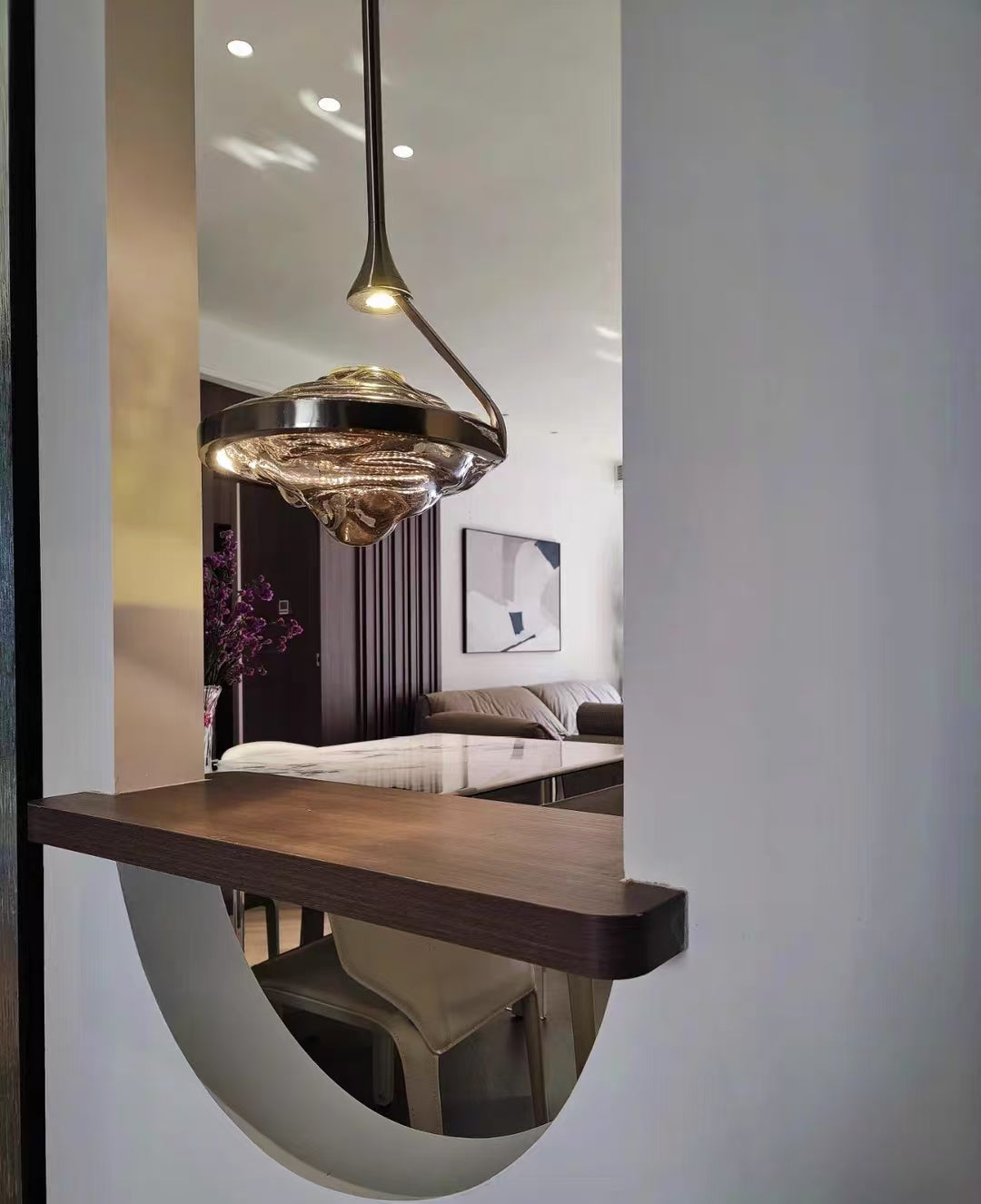 Sculptural Glass Pendant Light Glowryte